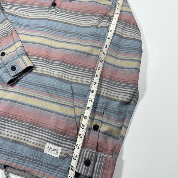 Men’s Ezekiel Hooded Pullover Size Medium - Picture 3 of 8